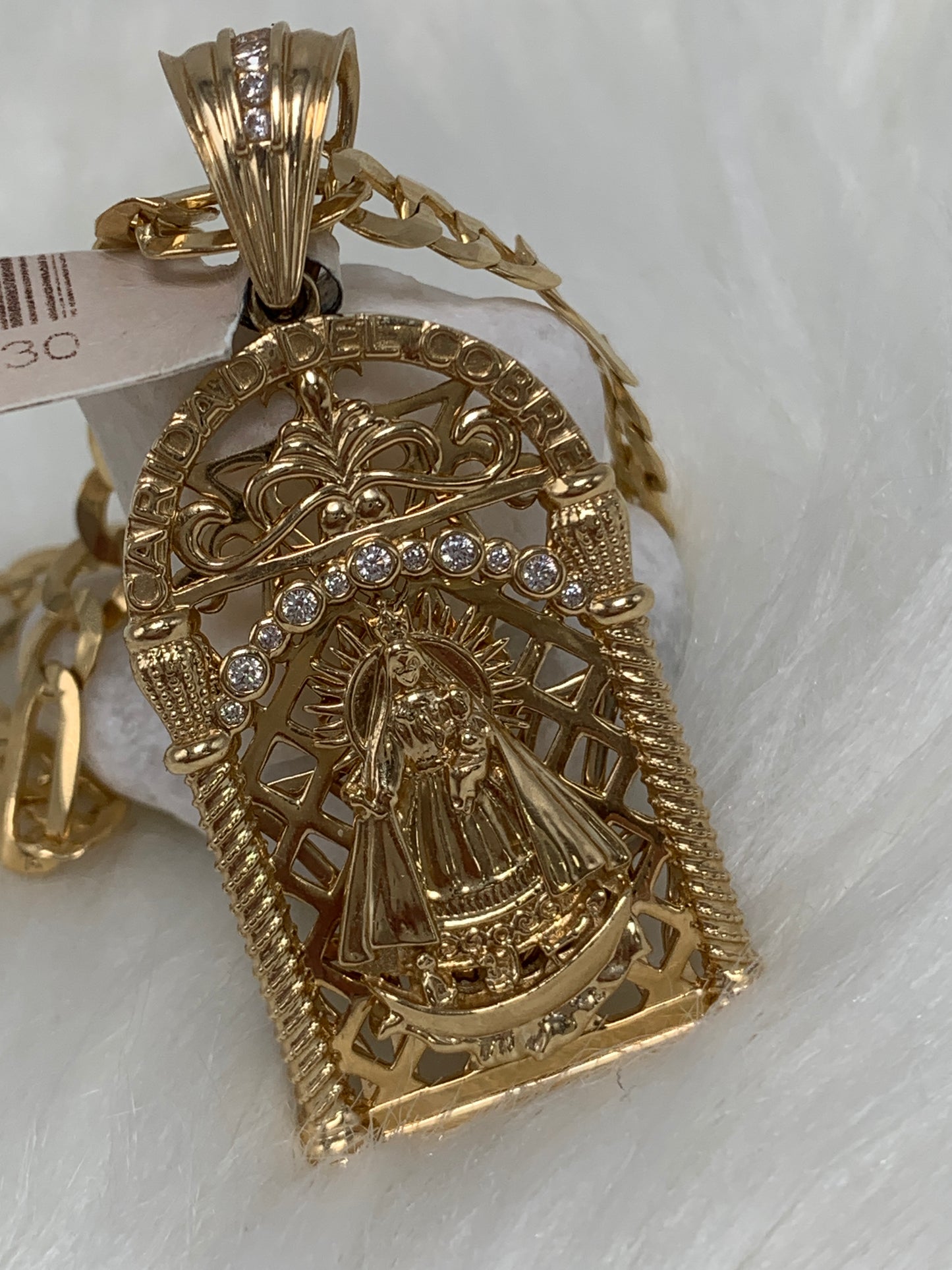 Caridad del cobre Charm