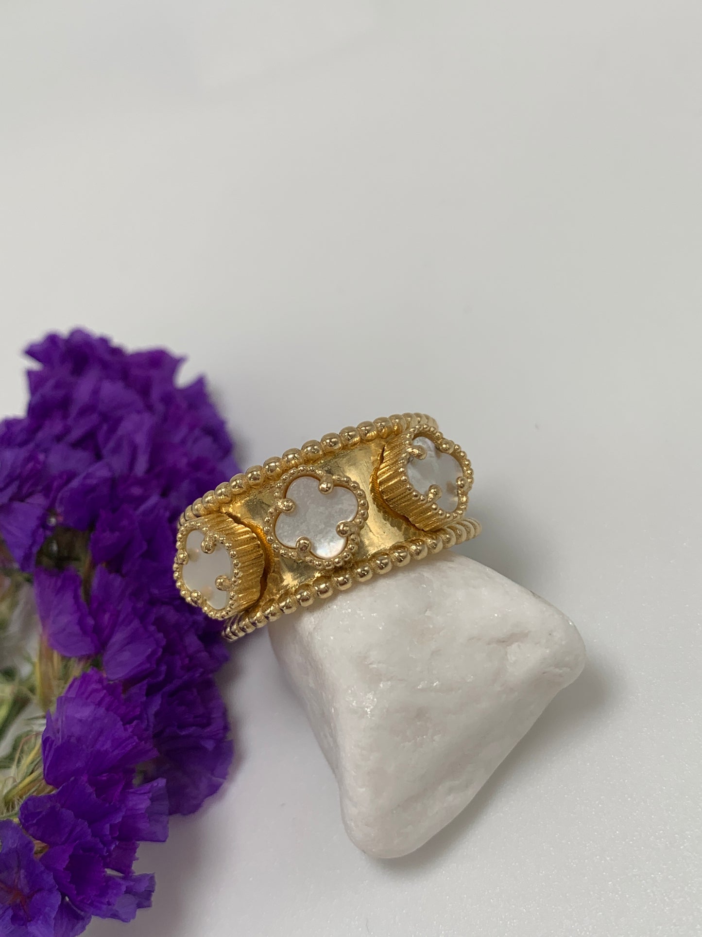 Three White Flowers Ring 14K