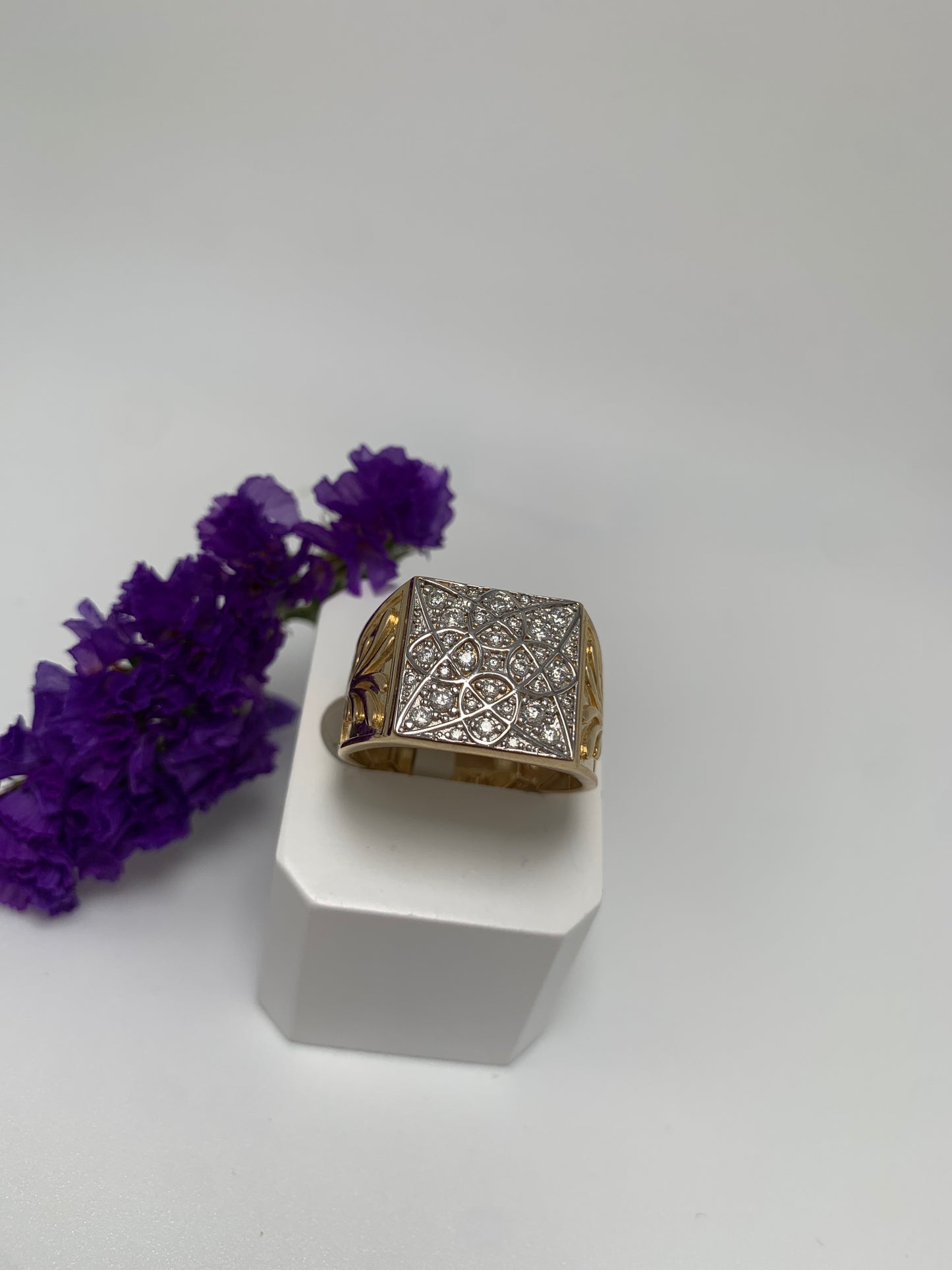 Men's Ring - 10K Gold