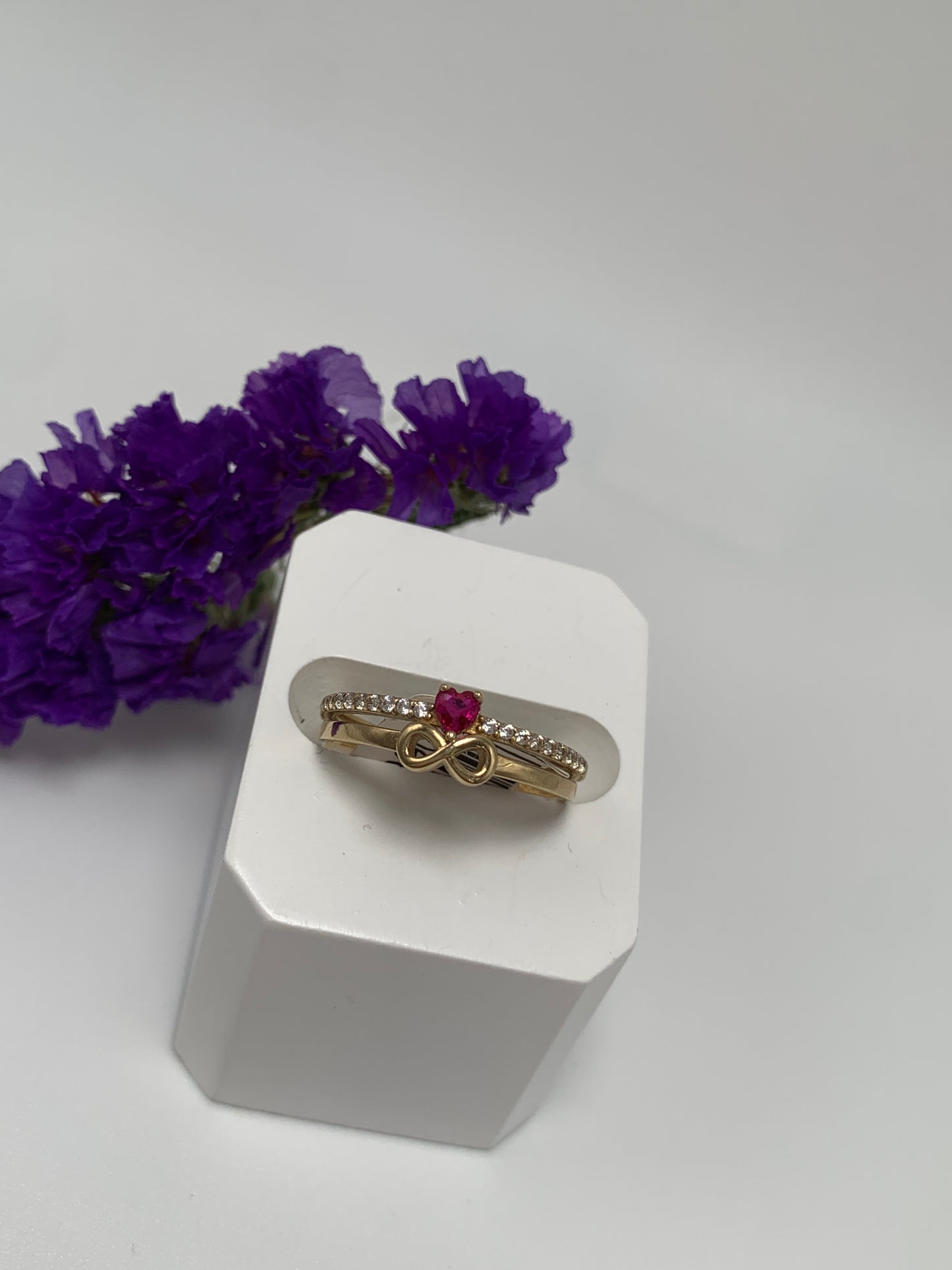 Anillo de Lazo Con Piedra Rosada