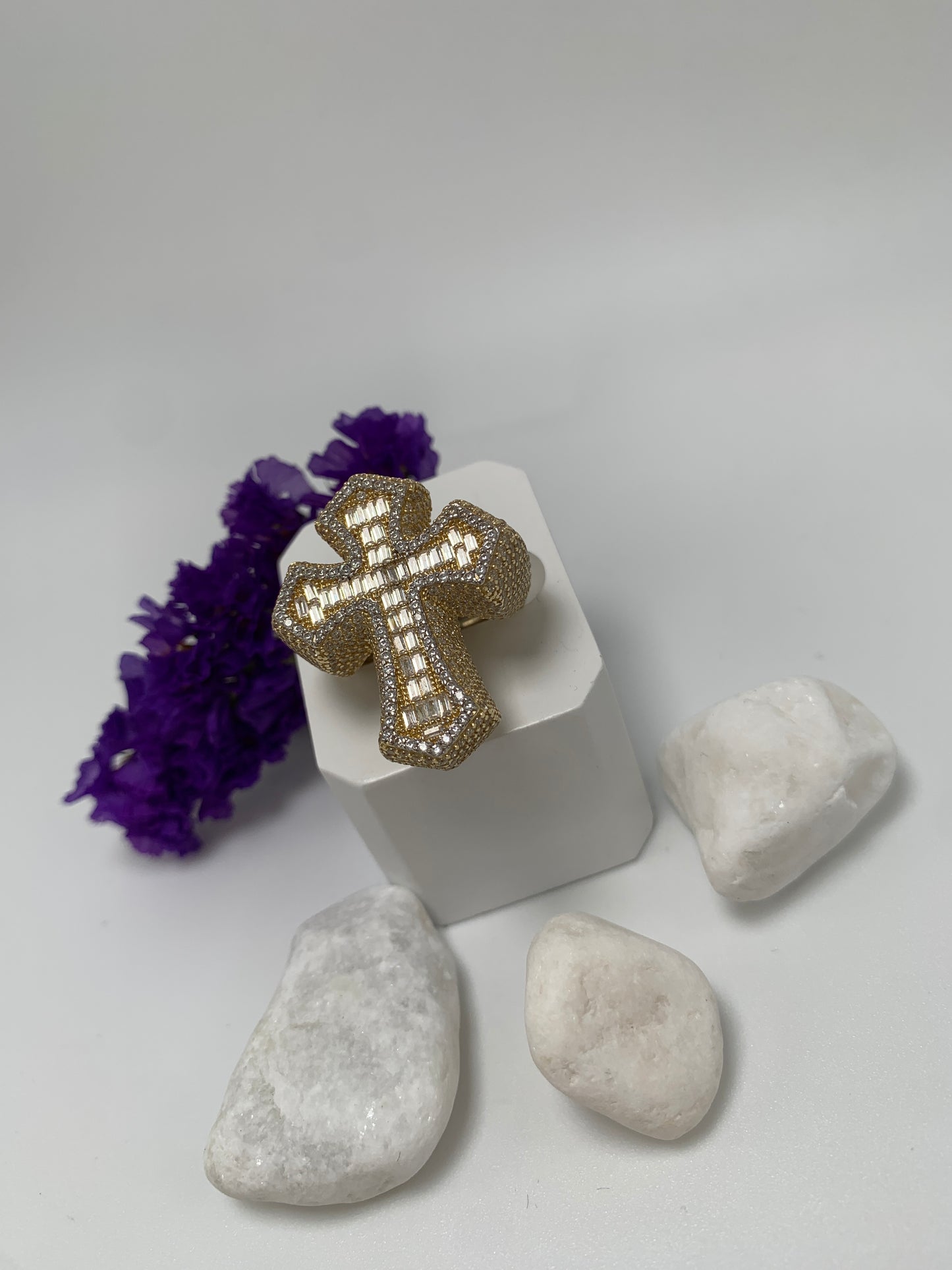 Anillo De Cruz Con Piedras