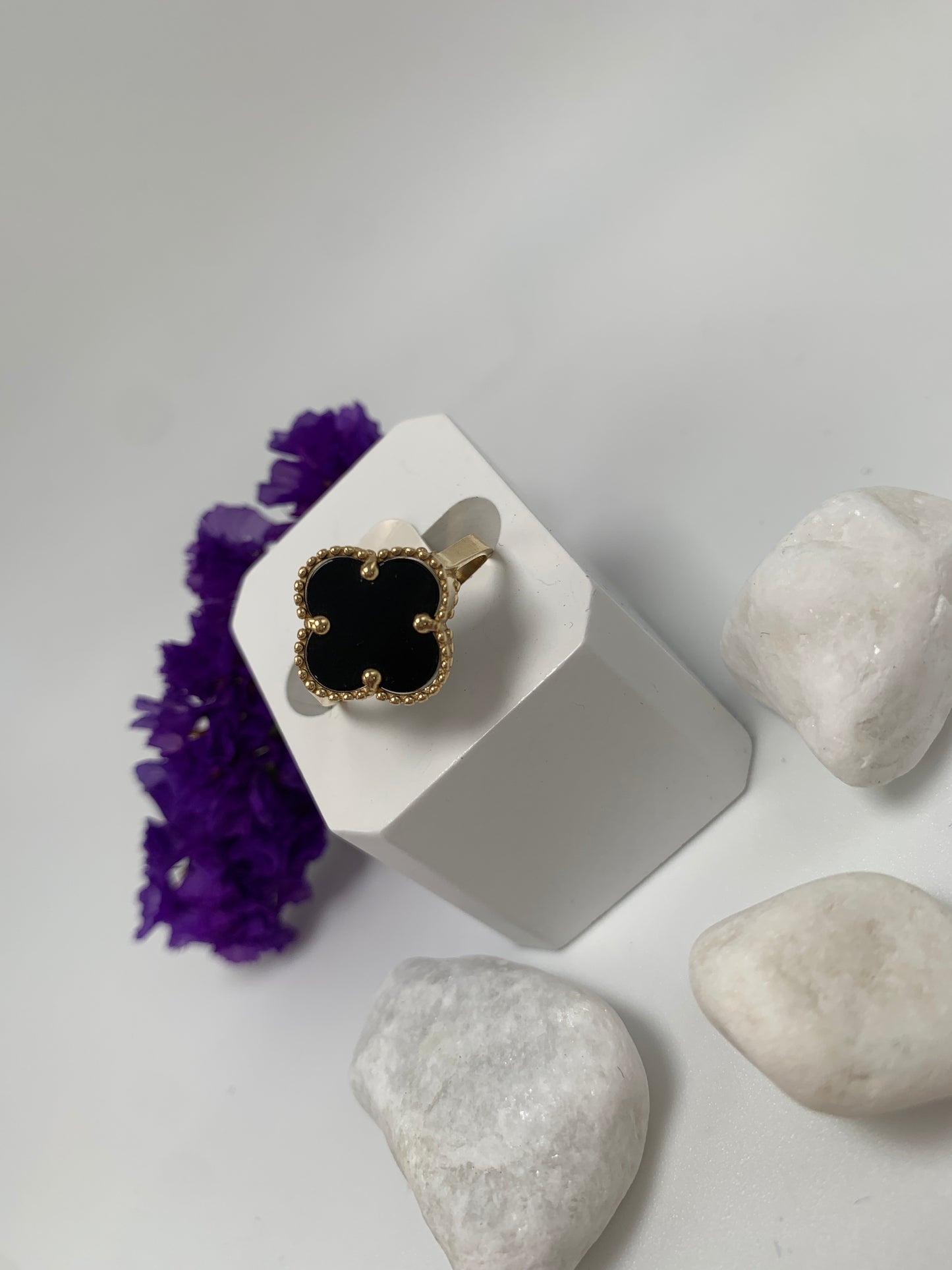 Anillo de Flor Negra