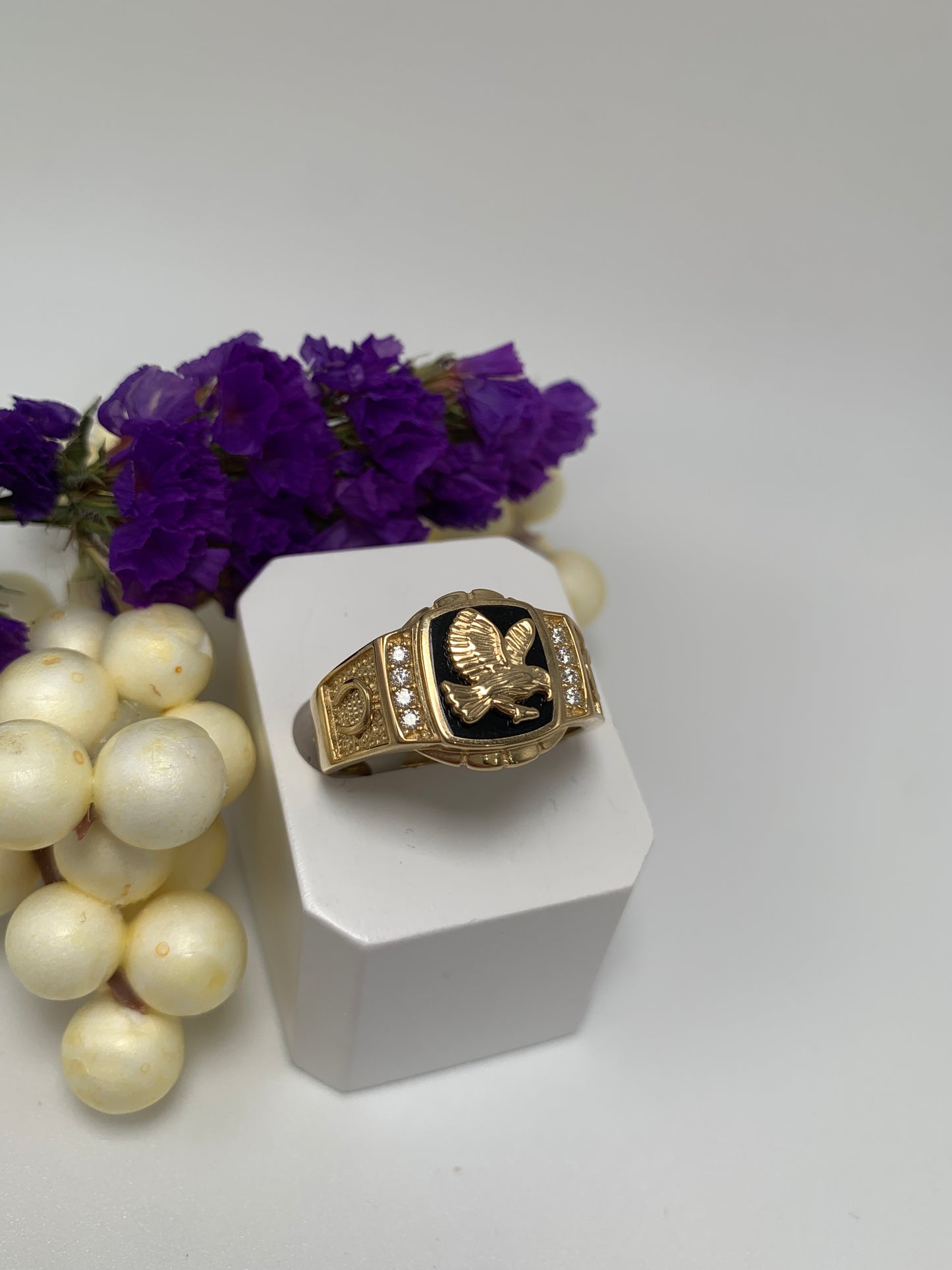 Anillo de Aguila Con Piedra Negra