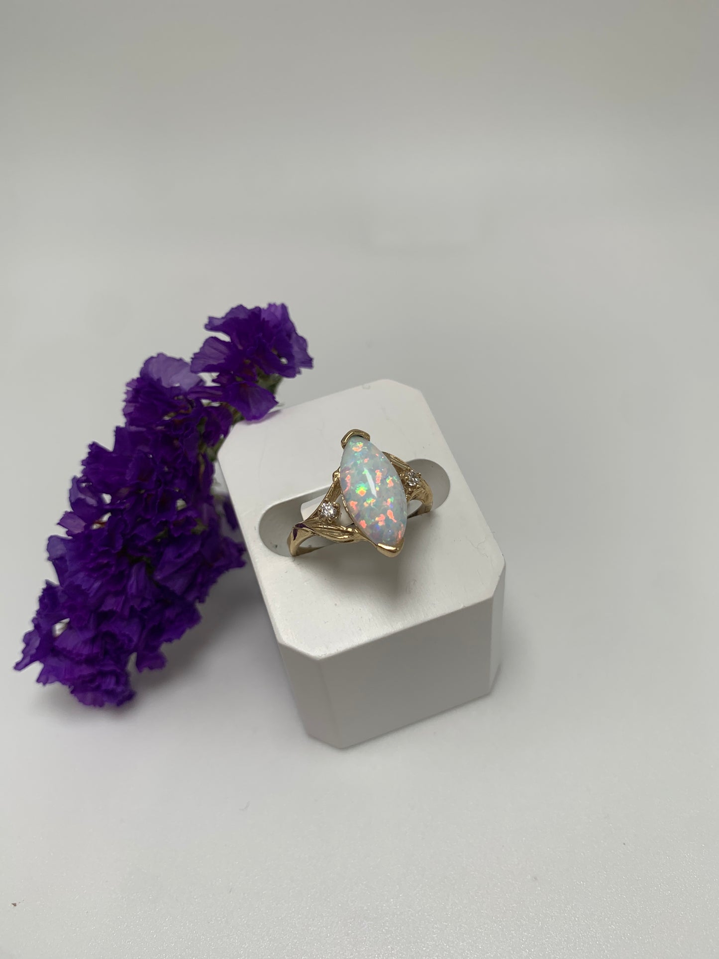 Anillo De Piedra Pequena Blanca