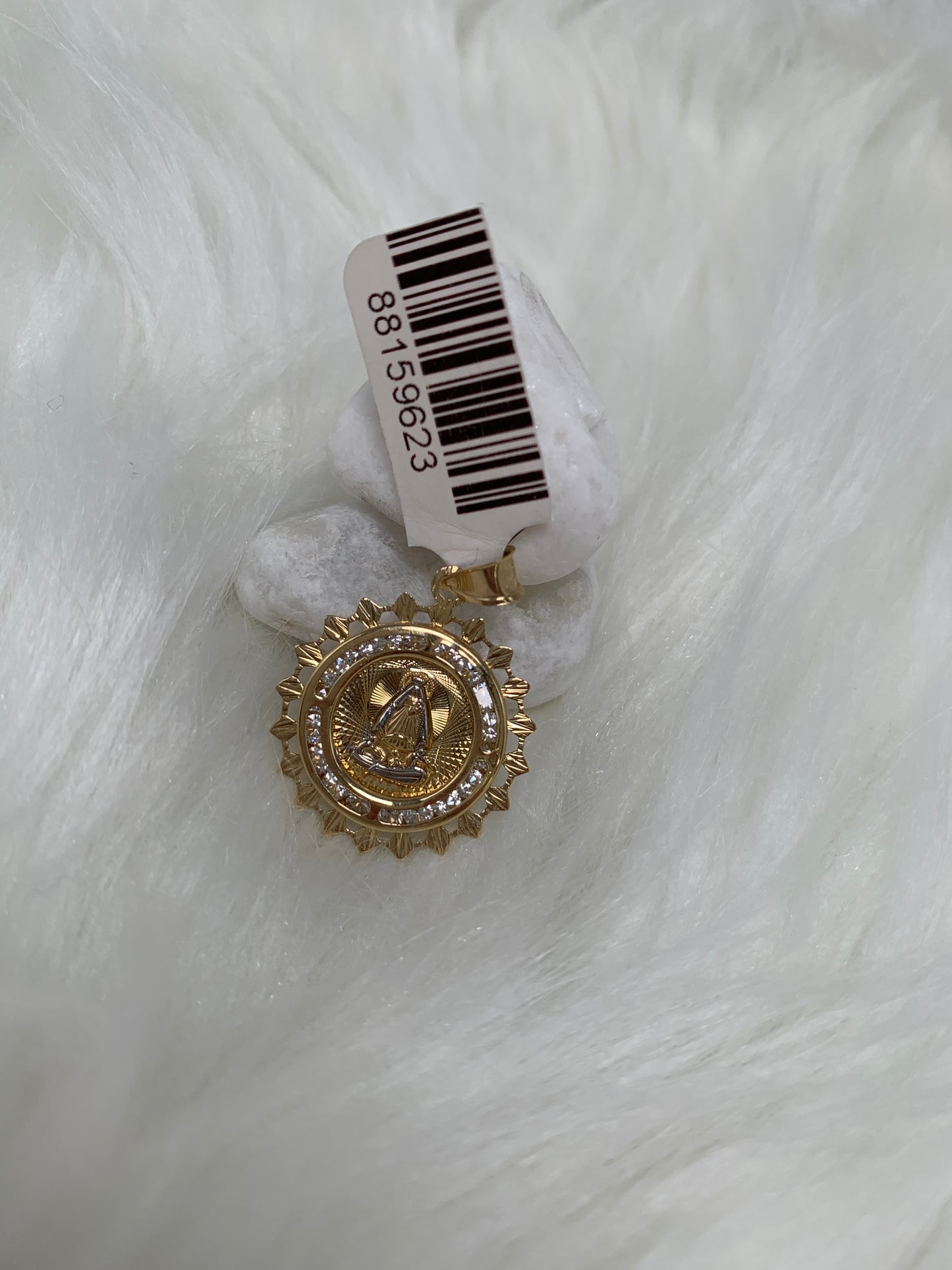 Dije de la Caridad Pequeno