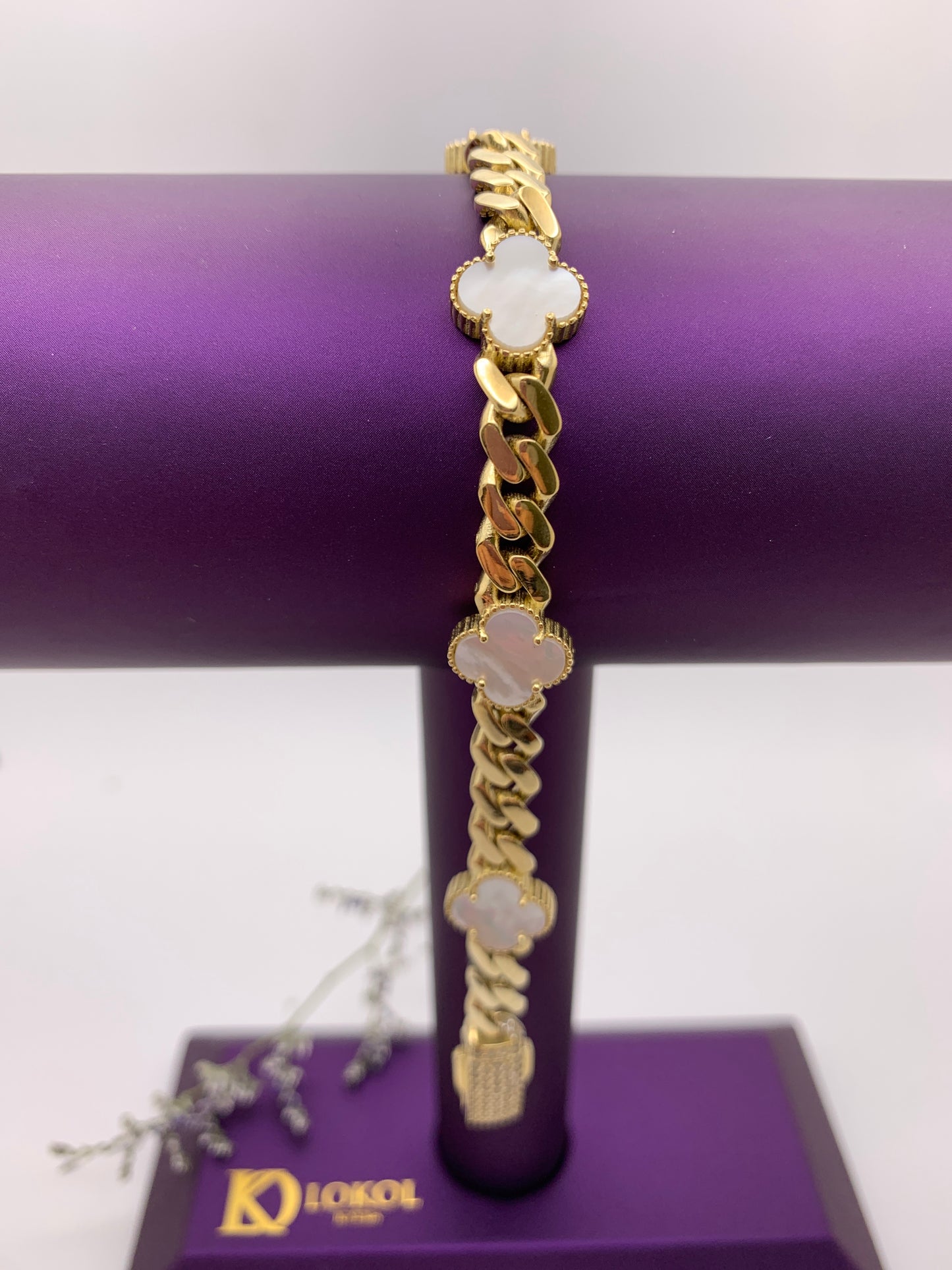 Monaco White Flower Bracelet