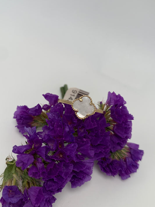 Anillo de Una Flor Blanca Pequena