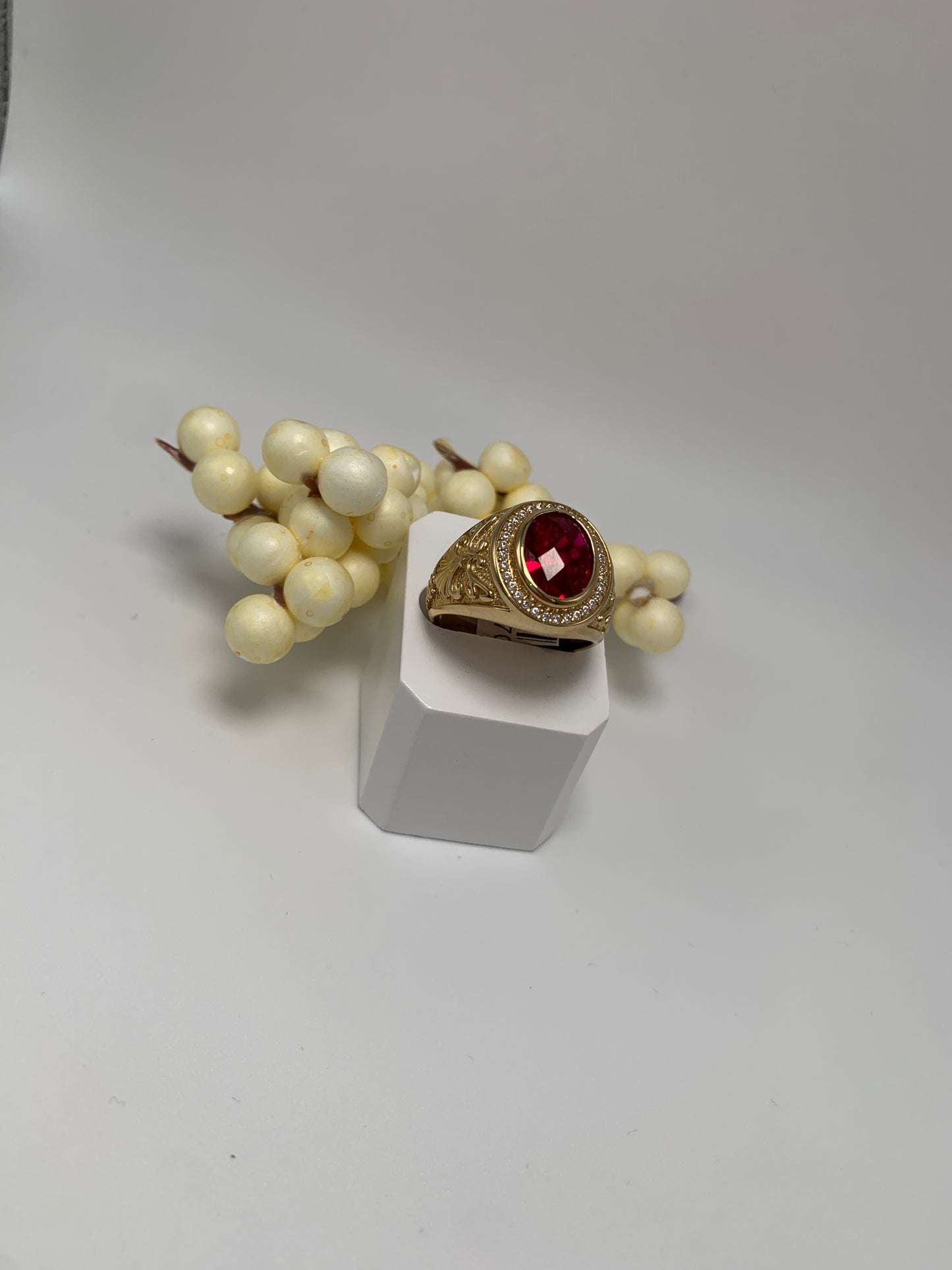 Anillo De Hombre Con Piedra Roja