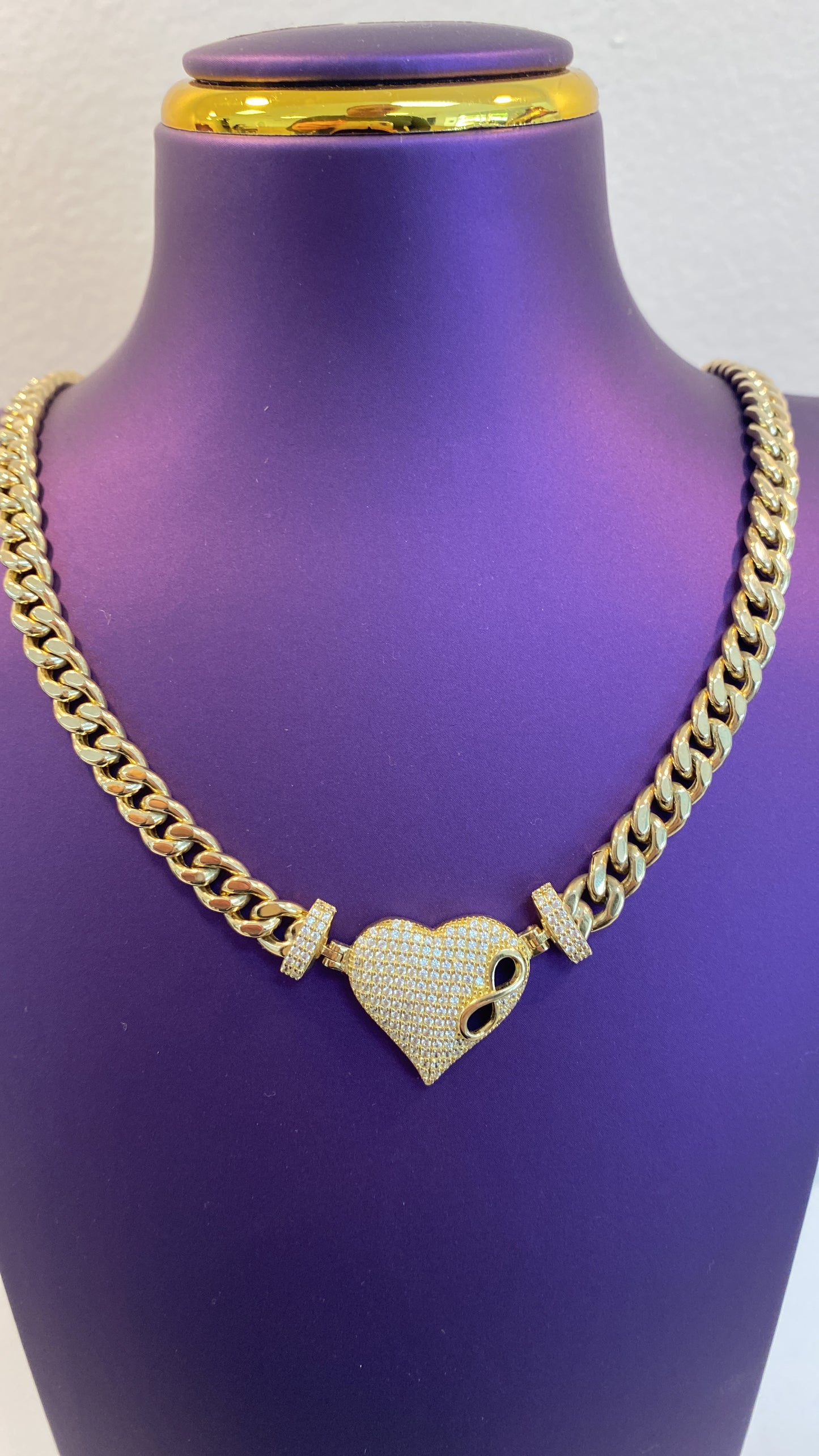 Gargantilla de Corazon Infiniti 18"